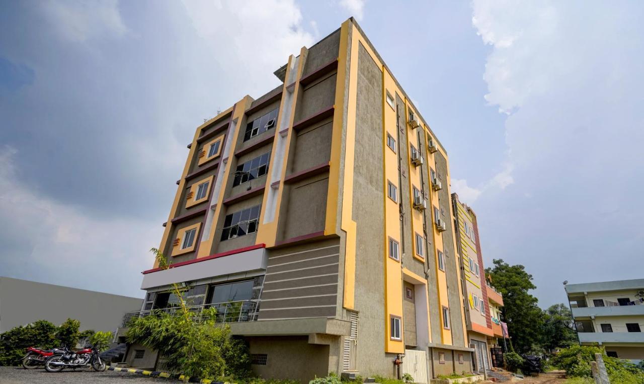 Fabhotel Galaxy Parkfabhotel Galaxy Park, Nr To Rajiv Gandhi International Airport-Hyderabad Shamshabad Exterior photo