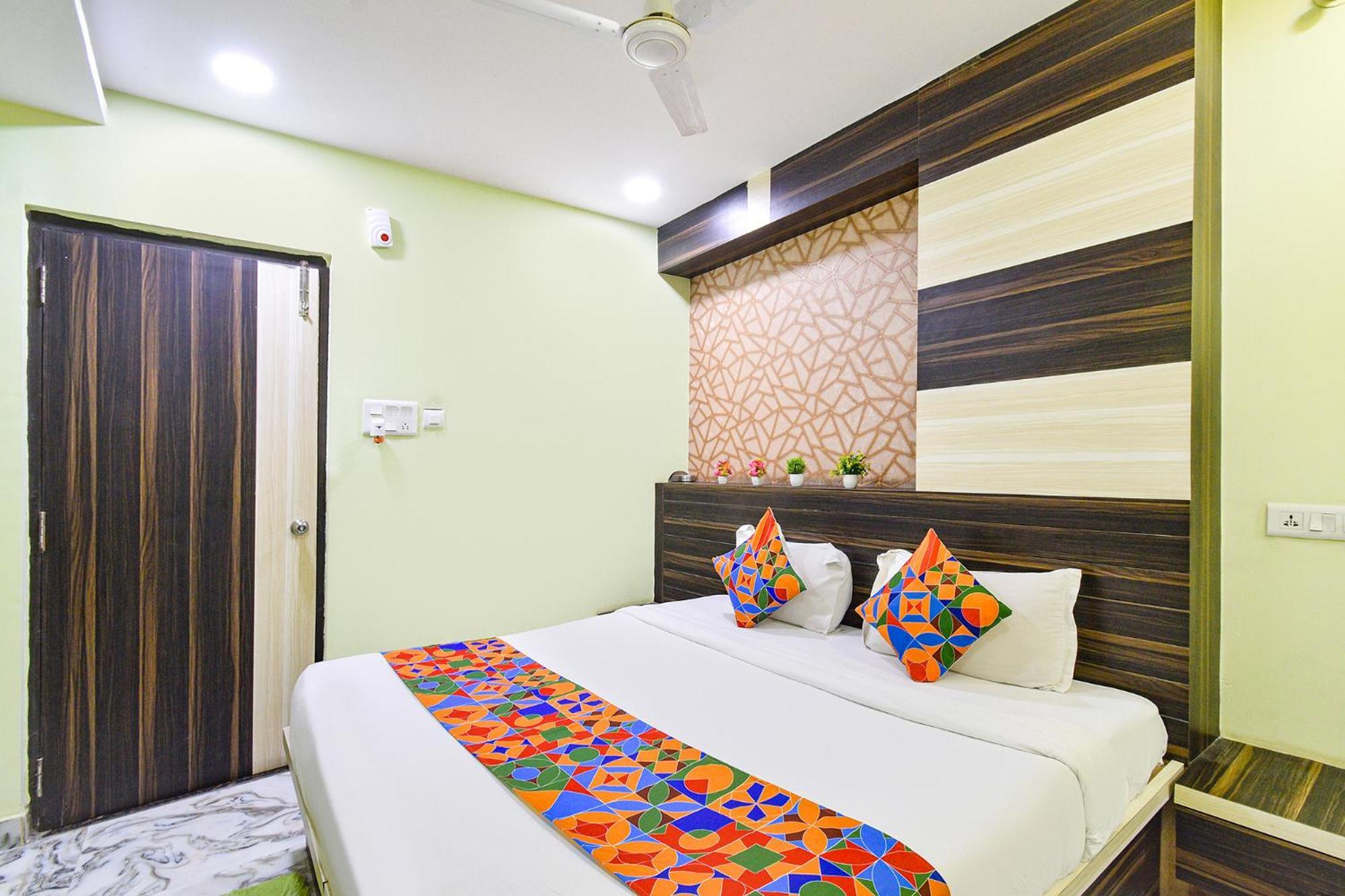 Fabhotel Galaxy Parkfabhotel Galaxy Park, Nr To Rajiv Gandhi International Airport-Hyderabad Shamshabad Exterior photo